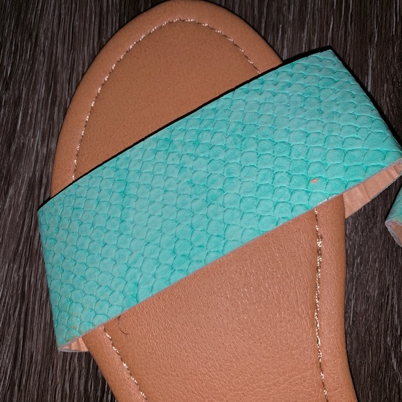 Teal sandals - Picture 3 of 4